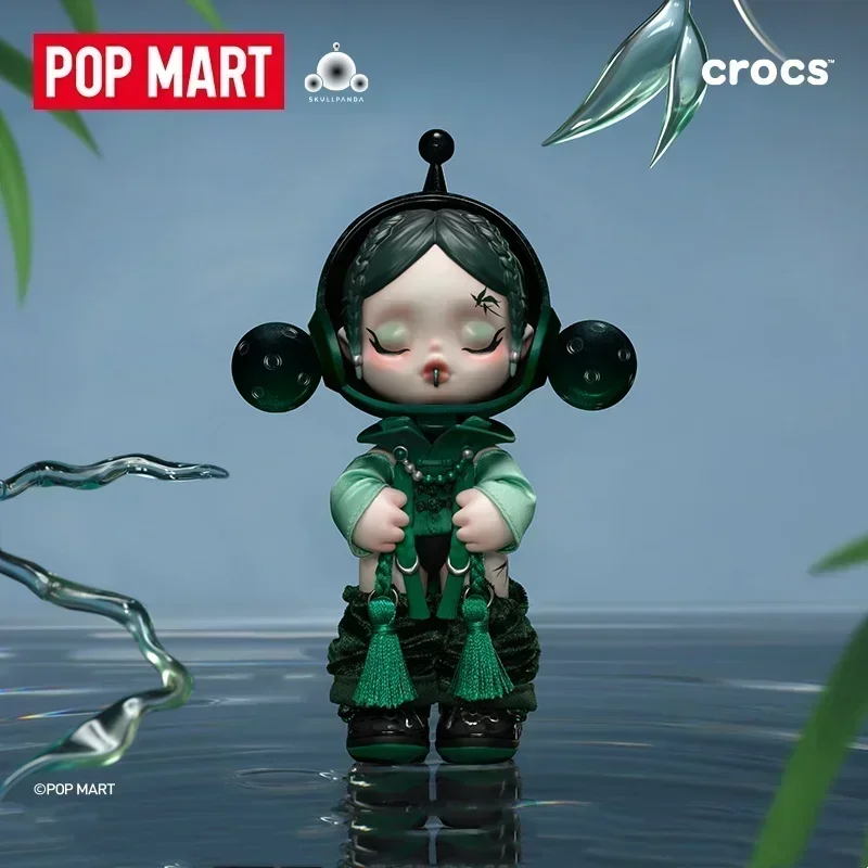 POP MART SKULLPANDA X CROCS OO - Model Kit Anime Girl recension och pris